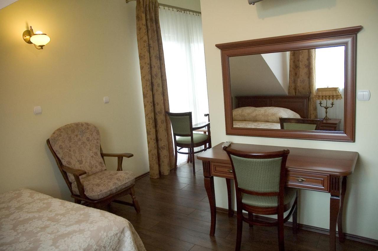 Hotel Mateo Stopnica Экстерьер фото