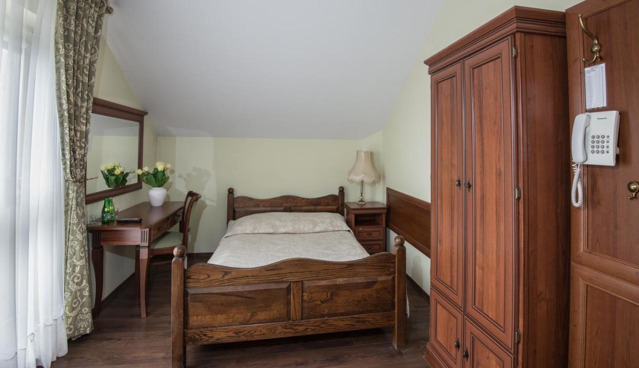 Hotel Mateo Stopnica Экстерьер фото