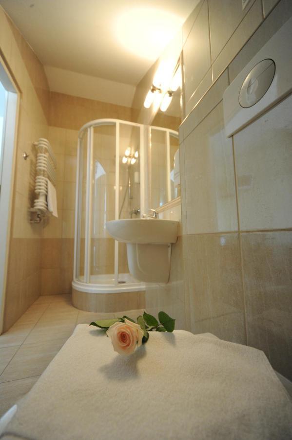 Hotel Mateo Stopnica Экстерьер фото